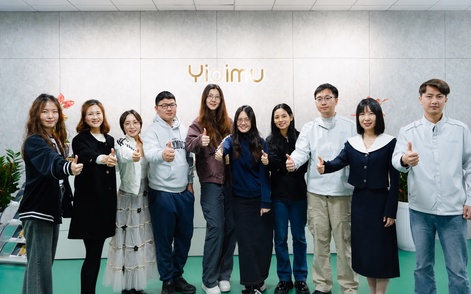 YIDIMU team in the Shenzhen office